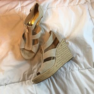🌿ALL MUST GO🌿 Michael Kors wedges